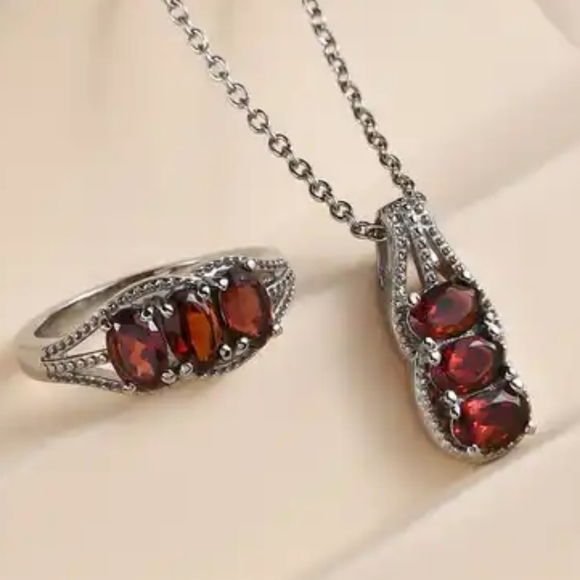 Mozambique Garnet 3 Stone Ring  and Pendant Necklace 20 Inches - Picture 7 of 7